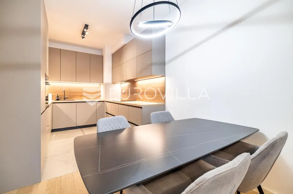 Zagreb, Heinzelova VMD, trosoban stan, PRVI NAJAM, 81 m², parking, spremište - Peščenica