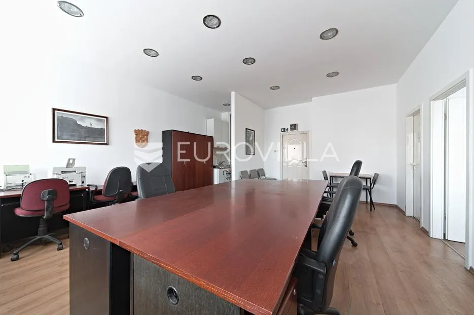 osijek, centar, iznajmljuje se poslovni prostor površine 70 m² - slika 11