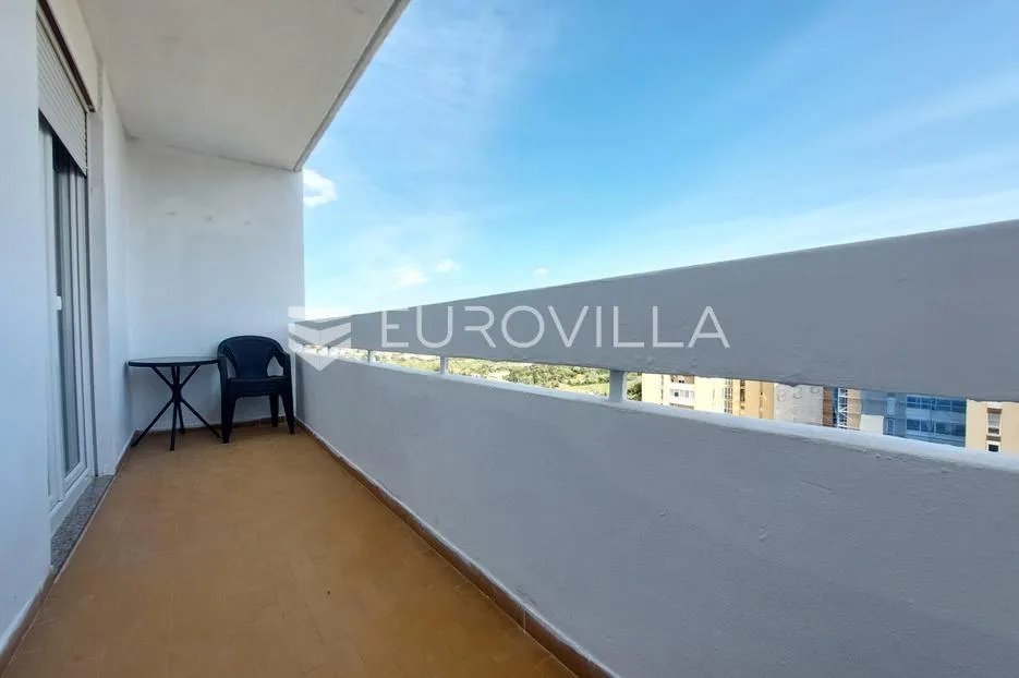 istra, pula, stan s panoramskim pogledom na grad - slika 6