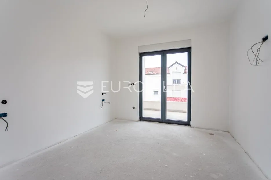 vodice, prostran dvosoban stan, 115,56 m² - slika 7