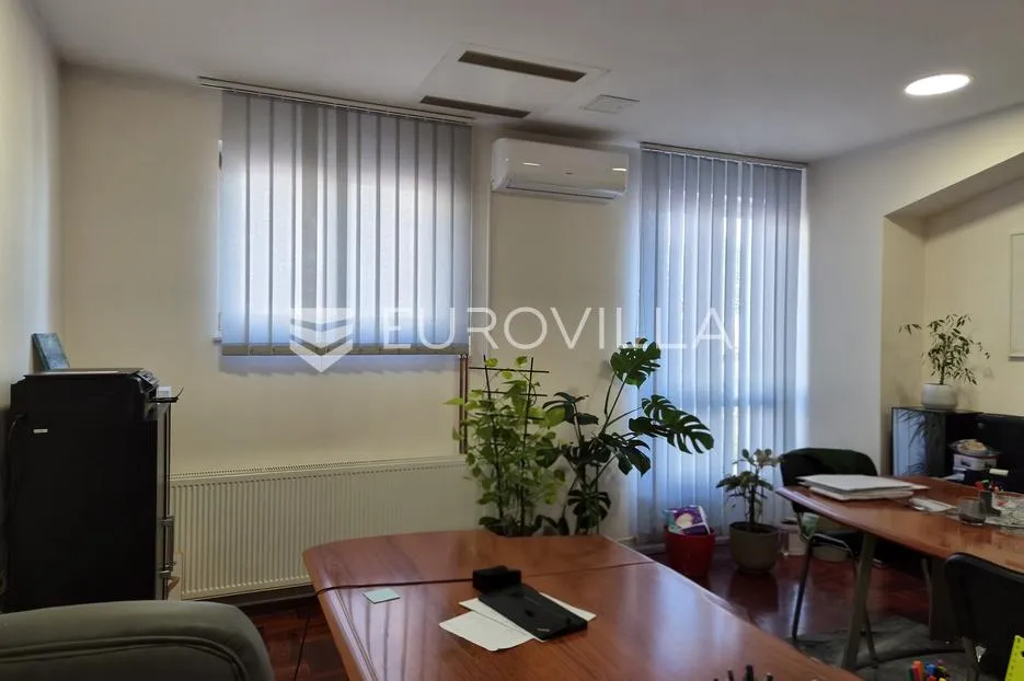 zagreb, savska cesta, uredski prostor s parkirnim mjestom 31 m² - slika 2