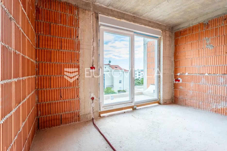 kaštel lukšić, trosoban penthouse s krovnom terasom i dva parkirna mjesta - slika 20