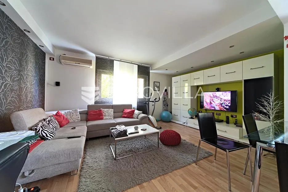 Osijek, Retfala na prodaju potpuno namješten stan 60 m²