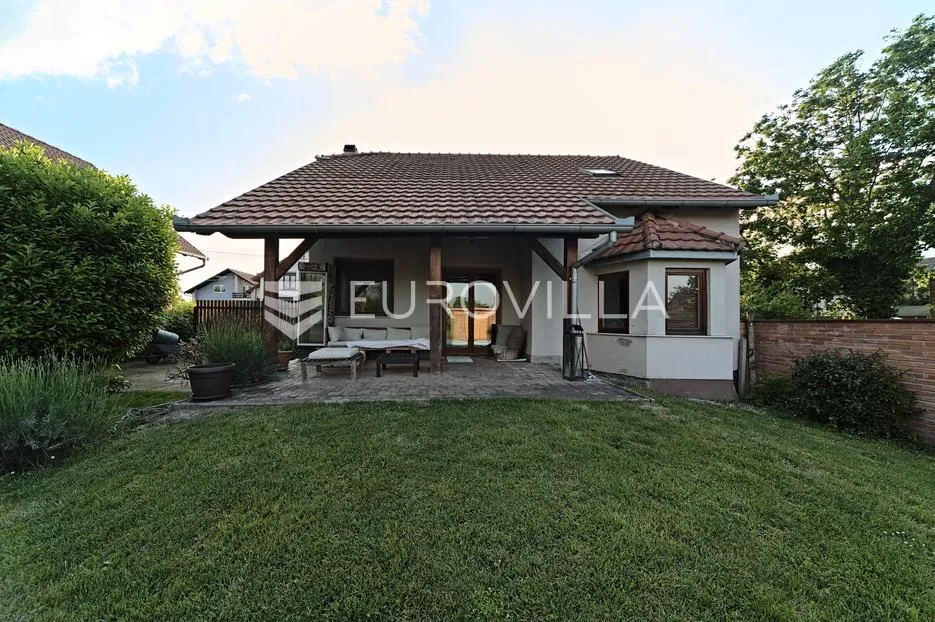 osijek, bilje, četverosobna kuća sa bazenom, 126 m² - slika 28