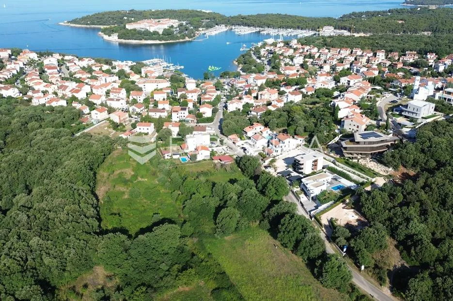 pula, pješčana uvala, lijepa građevinska parcela 757 m² okružena zelenilom, 350 m od mora - slika 5