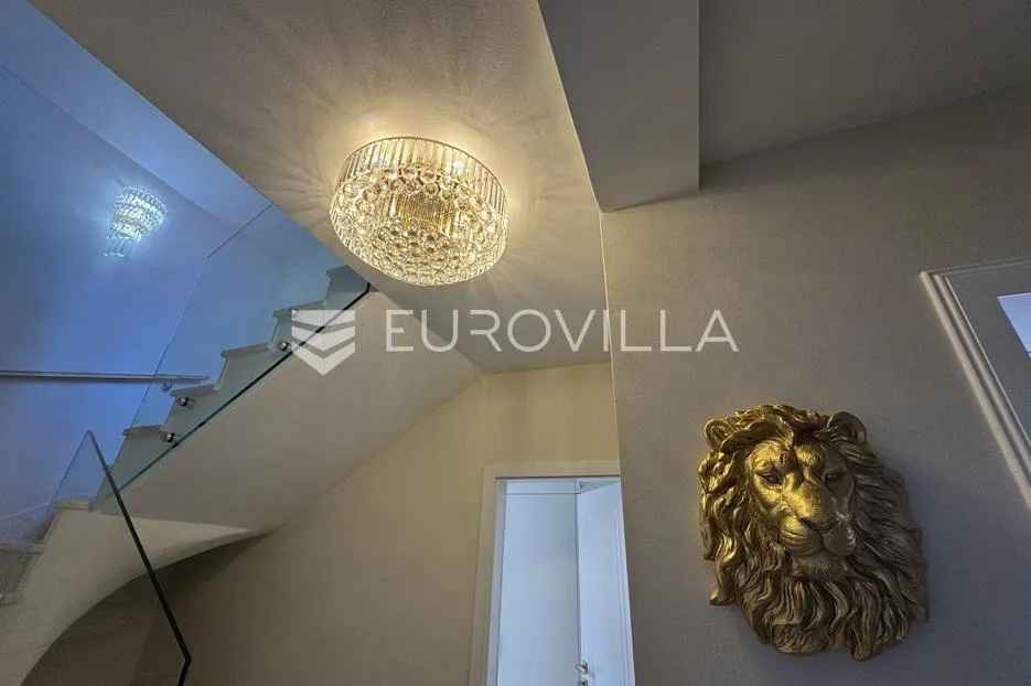 istra, rovinj, luksuzni stan 130m2 s 4 spavaće sobe na 2. katu novogradnje - najam do 1.6. - slika 21