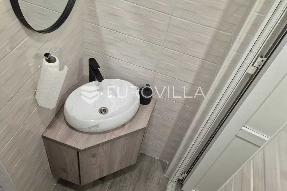 osijek, centar, lijepo uređen poslovni prostor 54 m², odlična lokacija - slika 12