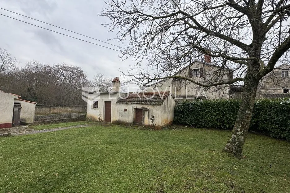 istra, kanfanar, autentična istarska kuća 200 m² s velikim potencijalom i velikom okućnicom - slika 7