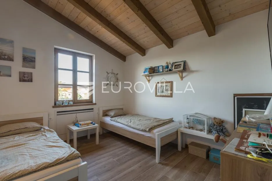 istra, peresiji, jedinstvena samostojeća kuća 200m2 s bazenom - slika 21