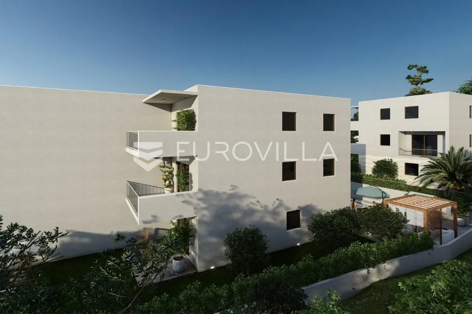 trogir, slatine, drugi red do mora, dvosoban stan na prvom katu površine 65 m², s5 - slika 5