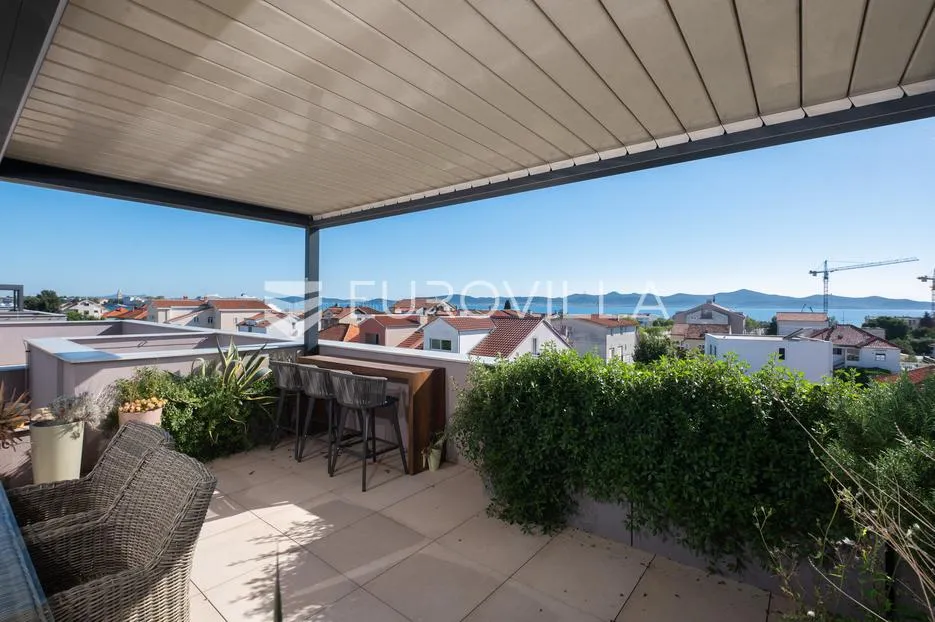 zadar, borik, luksuzan penthouse površine 137,26 m² s terasama na top lokaciji - slika 2