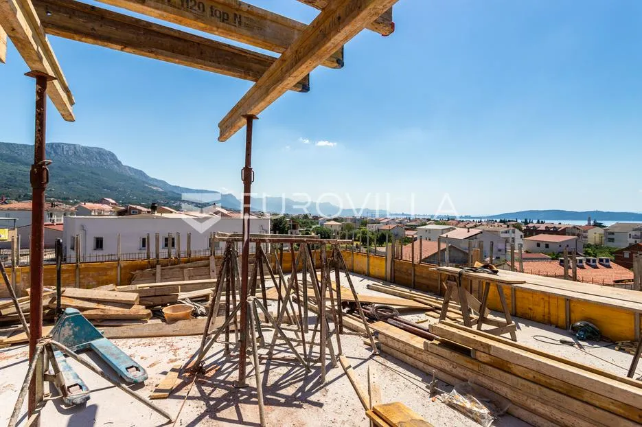 kaštel lukšić, trosoban penthouse s krovnom terasom i dva parkirna mjesta - slika 28