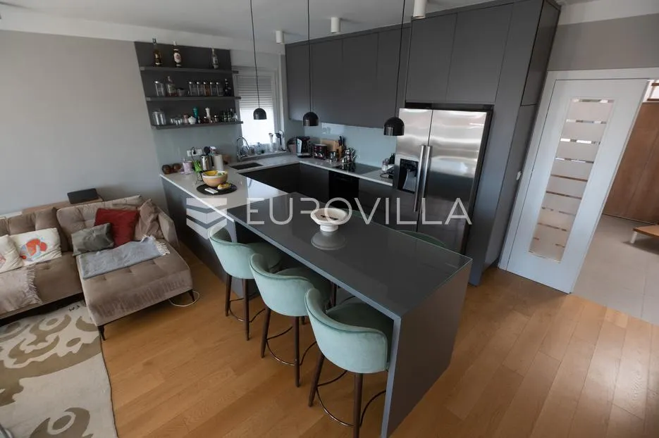 zadar, borik, luksuzan penthouse površine 137,26 m² s terasama na top lokaciji - slika 13