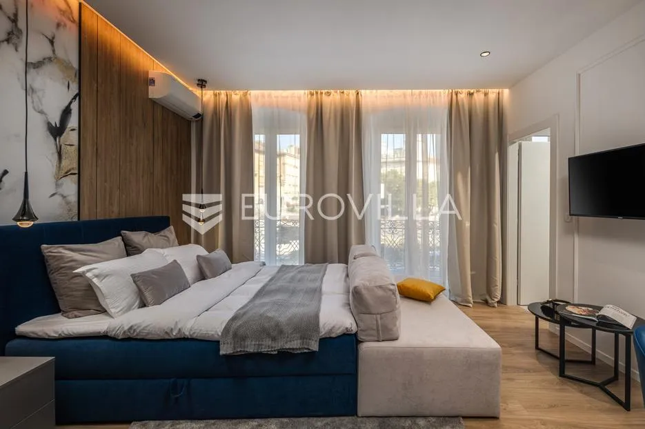 rijeka, centar, novouređen luksuzan stan nkp 98 m2 s tri apartmana - slika 15