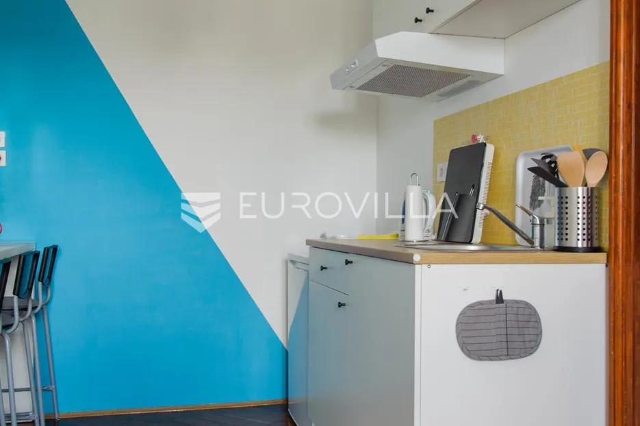 karlovac, centar, stan 231 m², odlična lokacija - slika 10