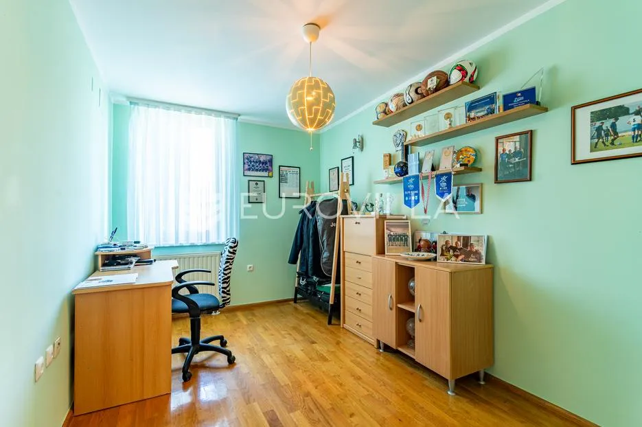 varaždin, jalkovečka kuća u nizu površine 178 m² - slika 13