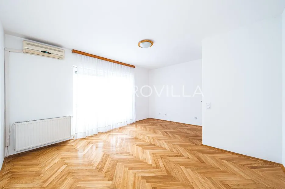 zagreb, gračani, prekrasan troetažan šeterosoban stan s vrtom 278,66 m² - slika 13
