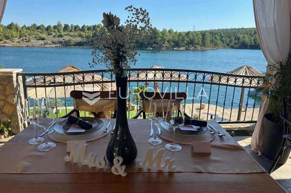 Zadar, Kruševo, vila s bazenom prvi red do mora, NAJAM - Kruševo, Obrovac