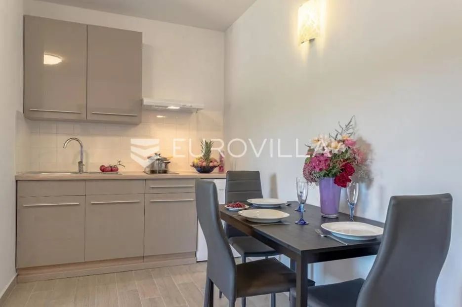 pula, apartmanska kuća na izoliranoj lokaciji - slika 32