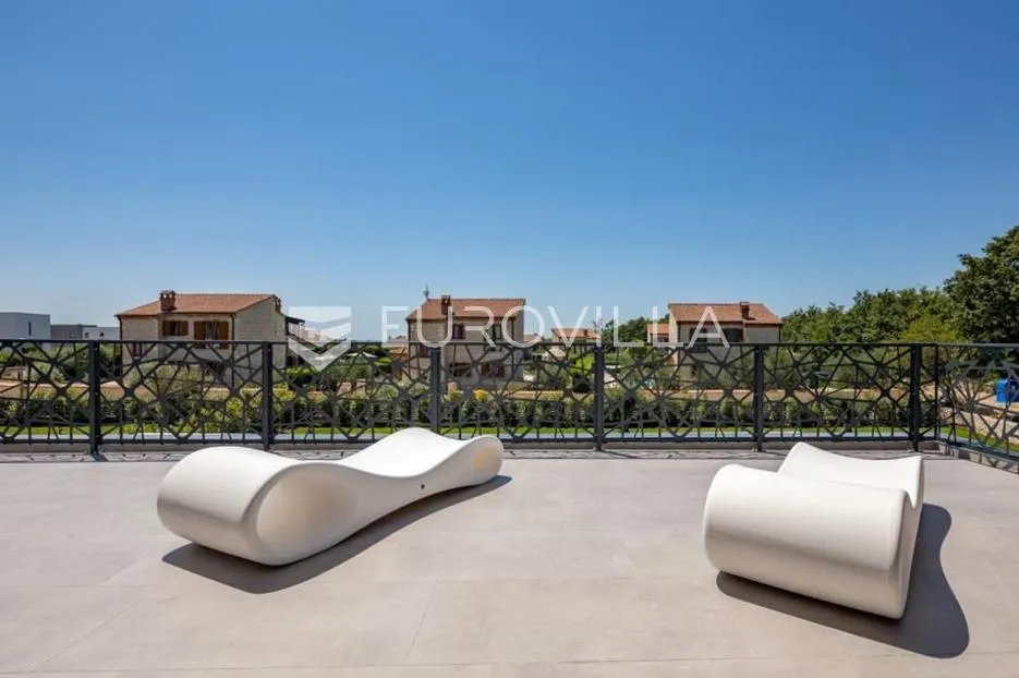 istra, svetvinčenat, luksuzna villa modernog dizajna - slika 15