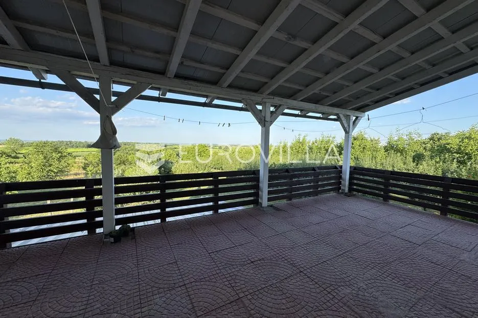 mandićevac, prekrasna katnica 150 m2 na zemljištu od 2854 m2 - slika 21