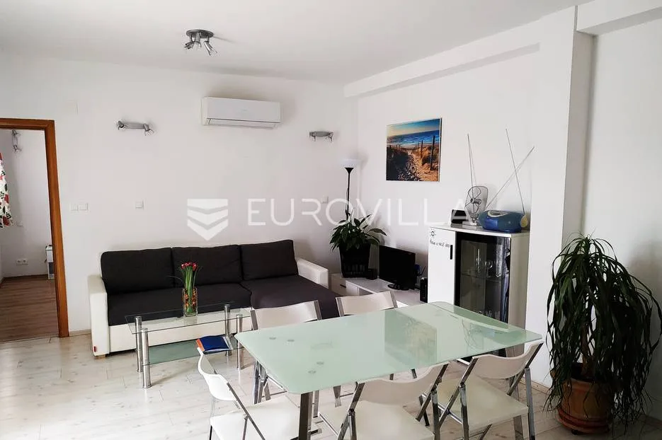 šolta, apartmanska kuća s bazenom na odličnoj lokaciji - slika 18