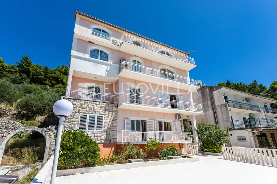 drvenik, makarska rivijera, više apartmanska kuća prvi red do mora - slika 35