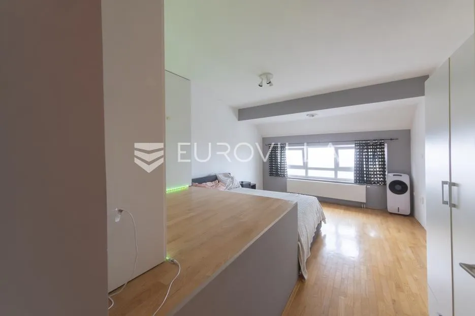 osijek, novi grad, 4 sobe penthouse 166 m² s garažom i liftom (moguće poslovni) - slika 21