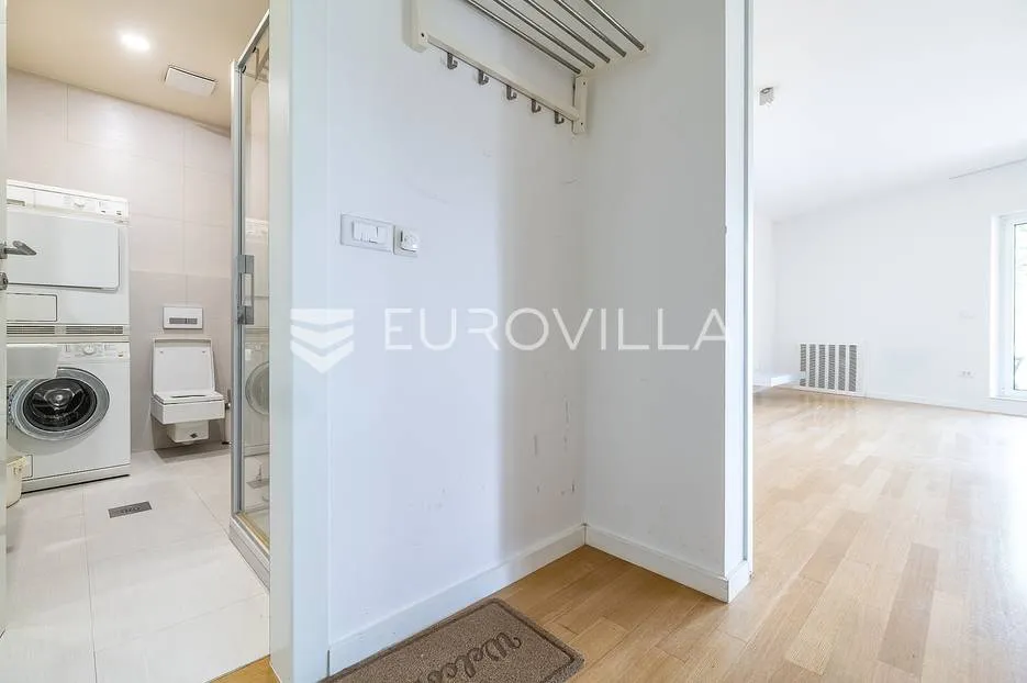 cmrok, prekrasan trosoban stan 110 m² - slika 10