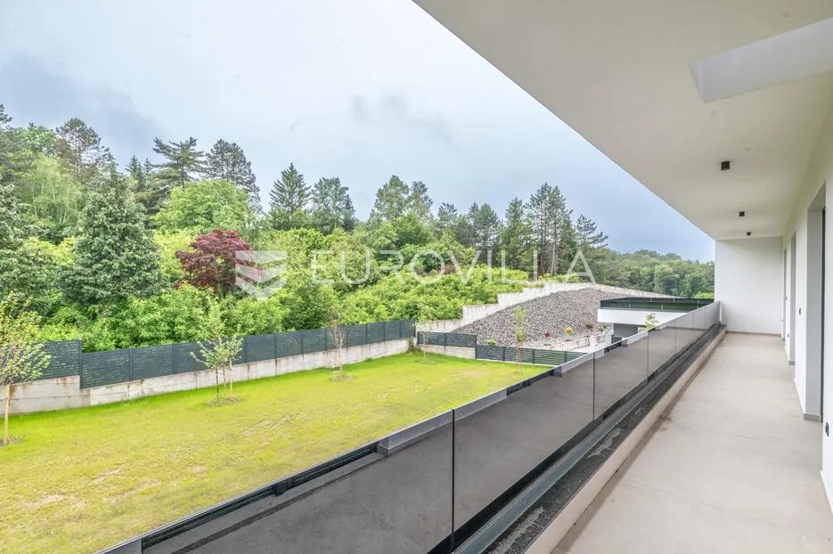 zagreb, brezovica, luksuzna vila 645 m² s unutarnjim bazenom - slika 2