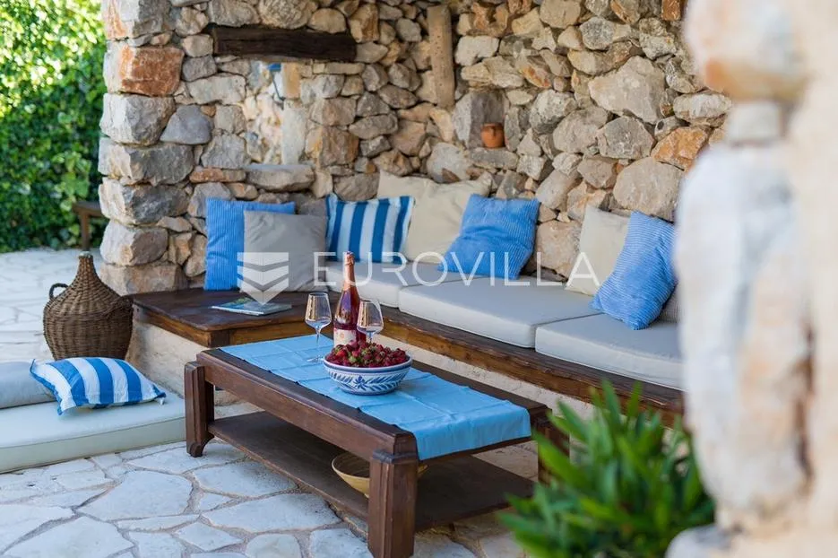 otok krk, malinska, sveti vid, prekrasna mediteranska vila s bazenom - slika 26