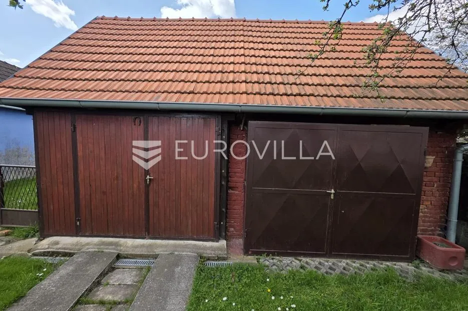 dugo selo, centar, lijepa kuća s dva stana, 200 m² - slika 10