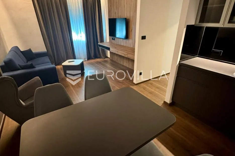 varaždin centar, useljiv trosobni stan 70 m² s uključenim režijama - slika 3