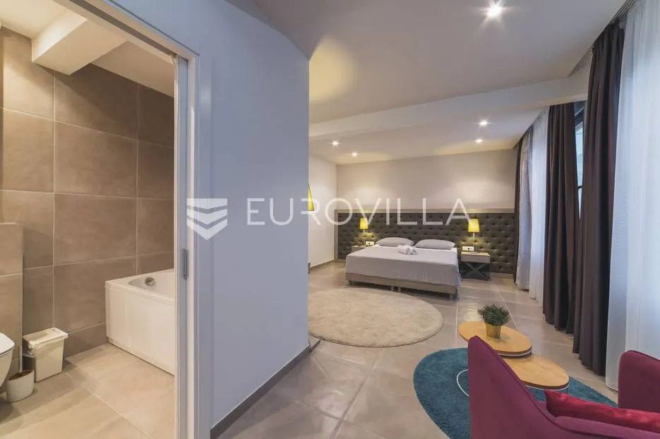 trogir, luksuzna vila s bazenom, nkp 368 m2 - slika 40