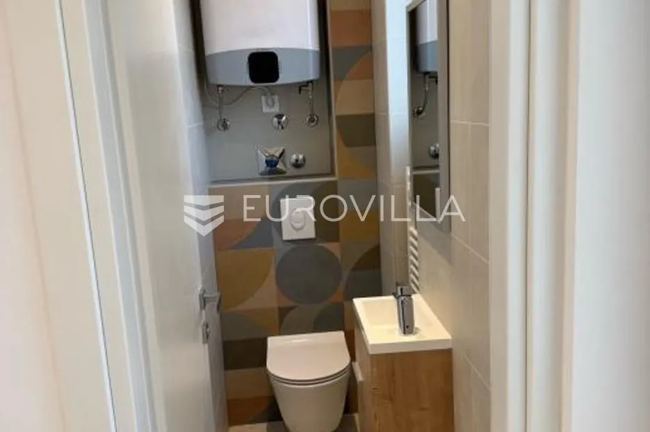 rijeka, vojak, adaptiran stan površine 97 m² s balkonom - slika 9