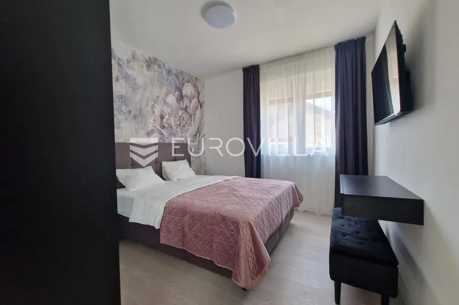 vir, predivna moderna vila s bazenom u centru mjesta, vrhunska lokacija, 450 m od mora - slika 62