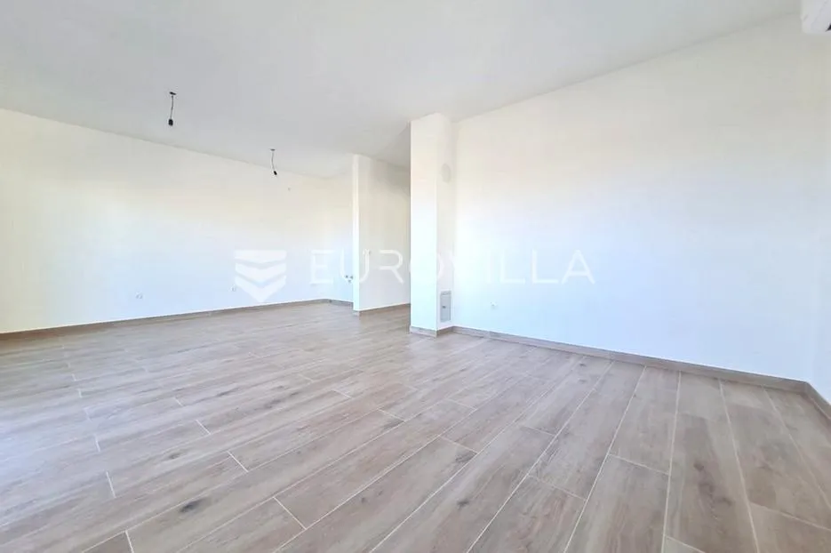 vir, luksuzan apartman u prizemlju s vrtom i pogledom na more - slika 8