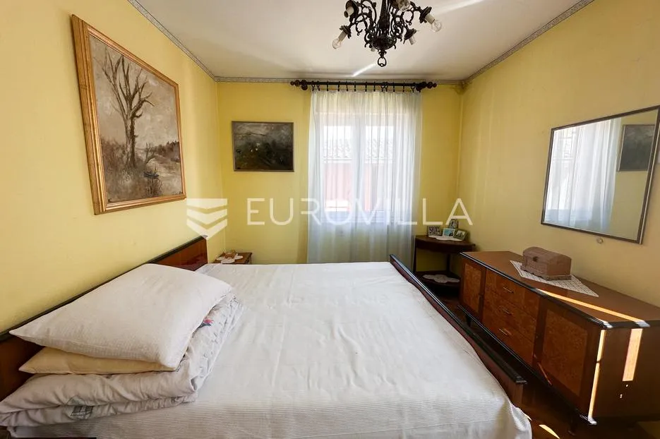 vinkovci, centar, 249.54 m² kuća na 3 etaže pomoćna zgrada te garaža - slika 4