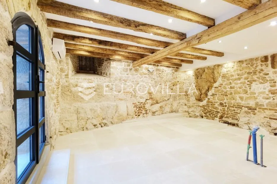 šibenik, centar, kamena kuća na tri etaže, 250 m od mora - slika 8