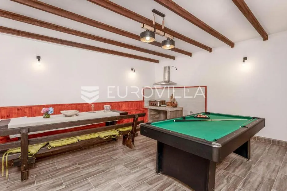 gorski kotar, brod na kupi, kompletno uređena kuća 250 m², jacuzzi, garaža - slika 23