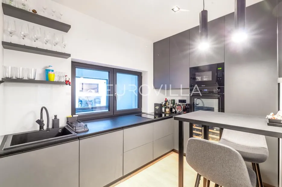 zagreb, šestinski dol, novouređena moderna kuća 179 m² - slika 4