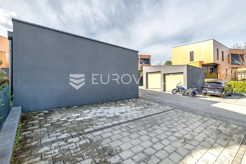 zagreb, gorice, prekrasan trosoban stan s vrtom, 150 m², garaža, 2 parkinga - slika 14