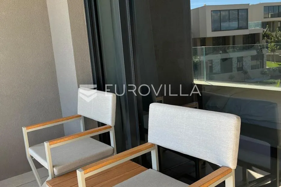 istra, savudrija, petram resort, dvosoban stan 65 m², pogled na unutrašnji bazen, drugi kat - slika 16