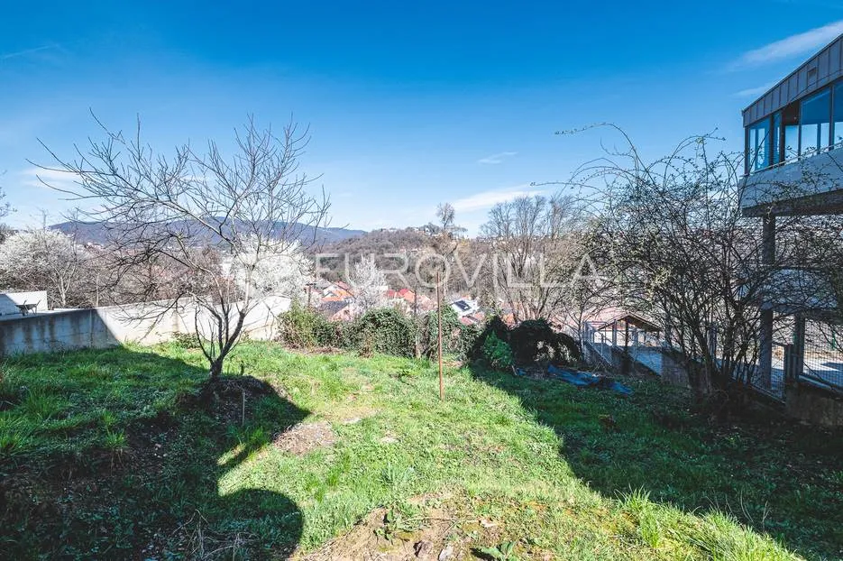 zagreb, fraterščica atraktivno zemljište 562 m2 sa starom kućom i predivnim pogledom - slika 2