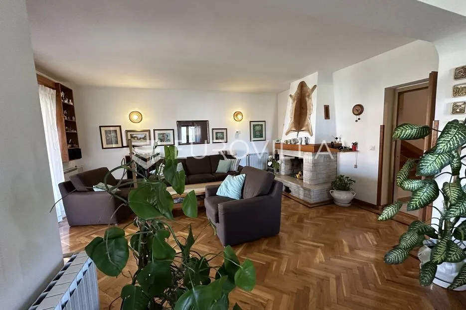 štinjan, prekrasna kuća u nizu s vrtom i pogledom more 300 m² - slika 32