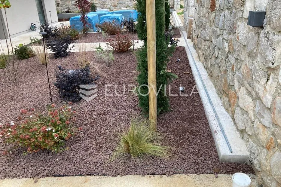 istra, okolica bala, kamena dizajnerska kuća 176 m² s bazenom - slika 42