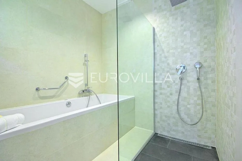 istra, poreč - moderna luksuzna vila udaljena 500 m od mora - slika 28