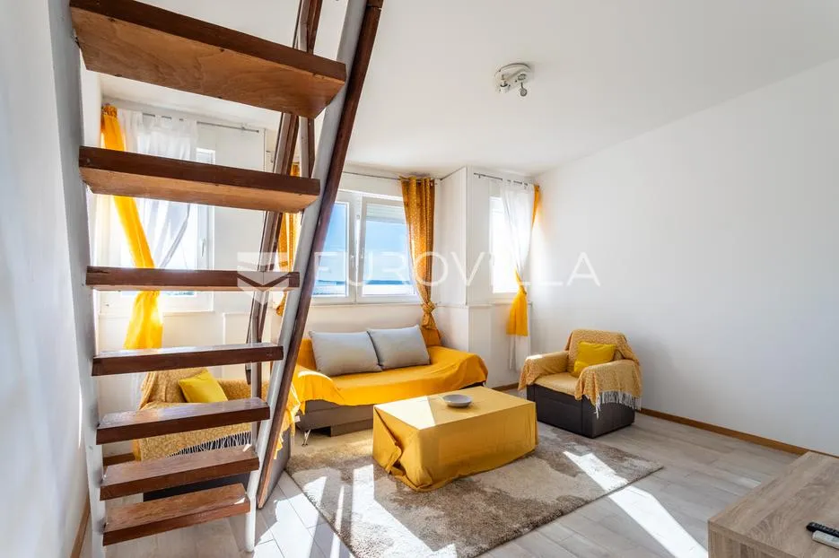 split, meje, dvosoban stan s pogledom blizu plaže - slika 2