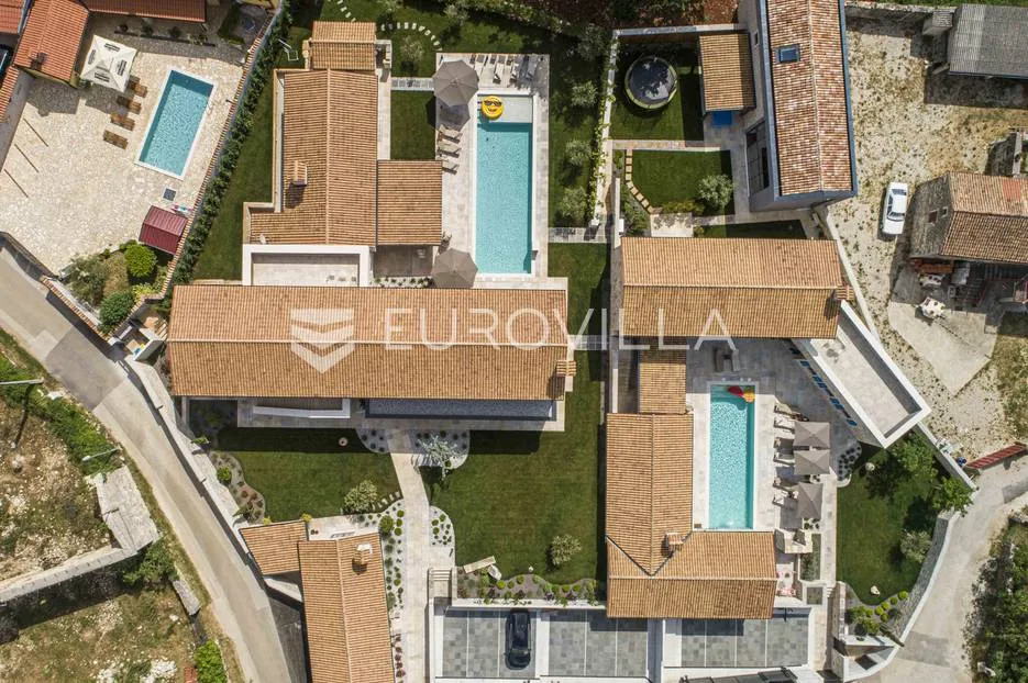 istra, kanfanar, komplex prekrasnih kamenih kuća 1561 m2 na velikoj okućnici - slika 7