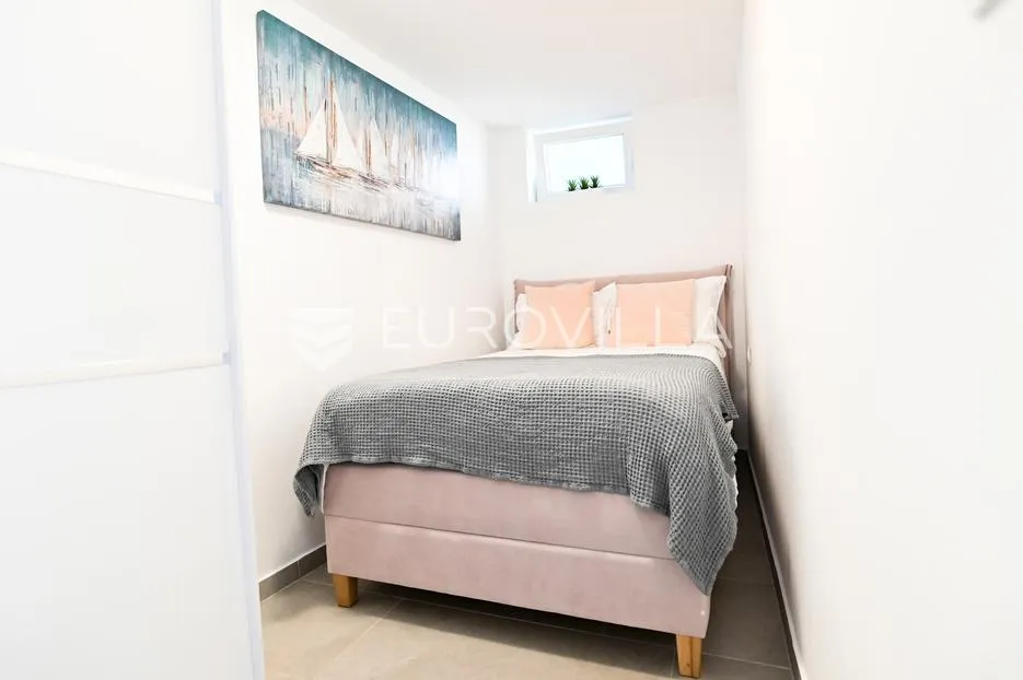 karlobag, cesarca prekrasna vila s bazenom uz more 240 m² - slika 4